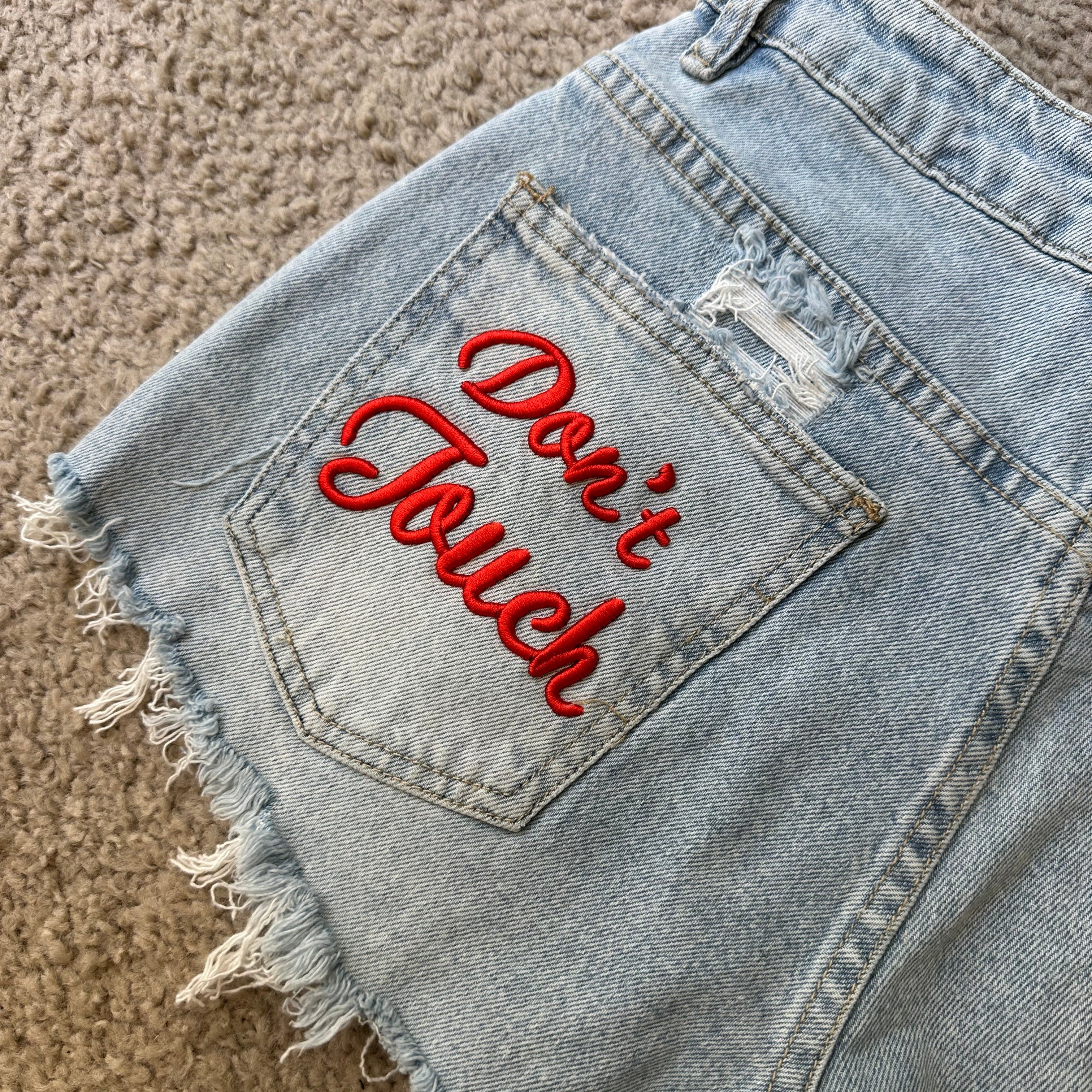SHORTS DON’T TOUCH