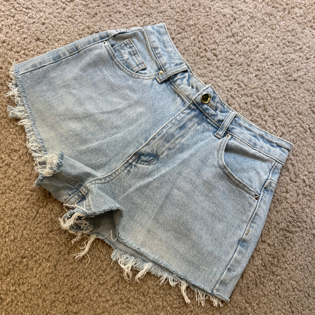 SHORTS DON’T TOUCH