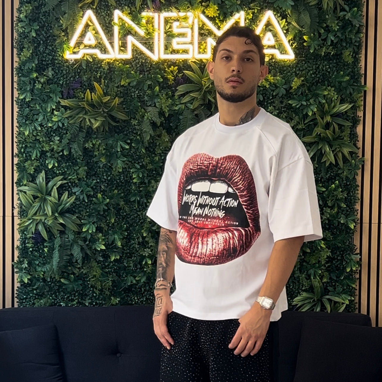 T-SHIRT LIP